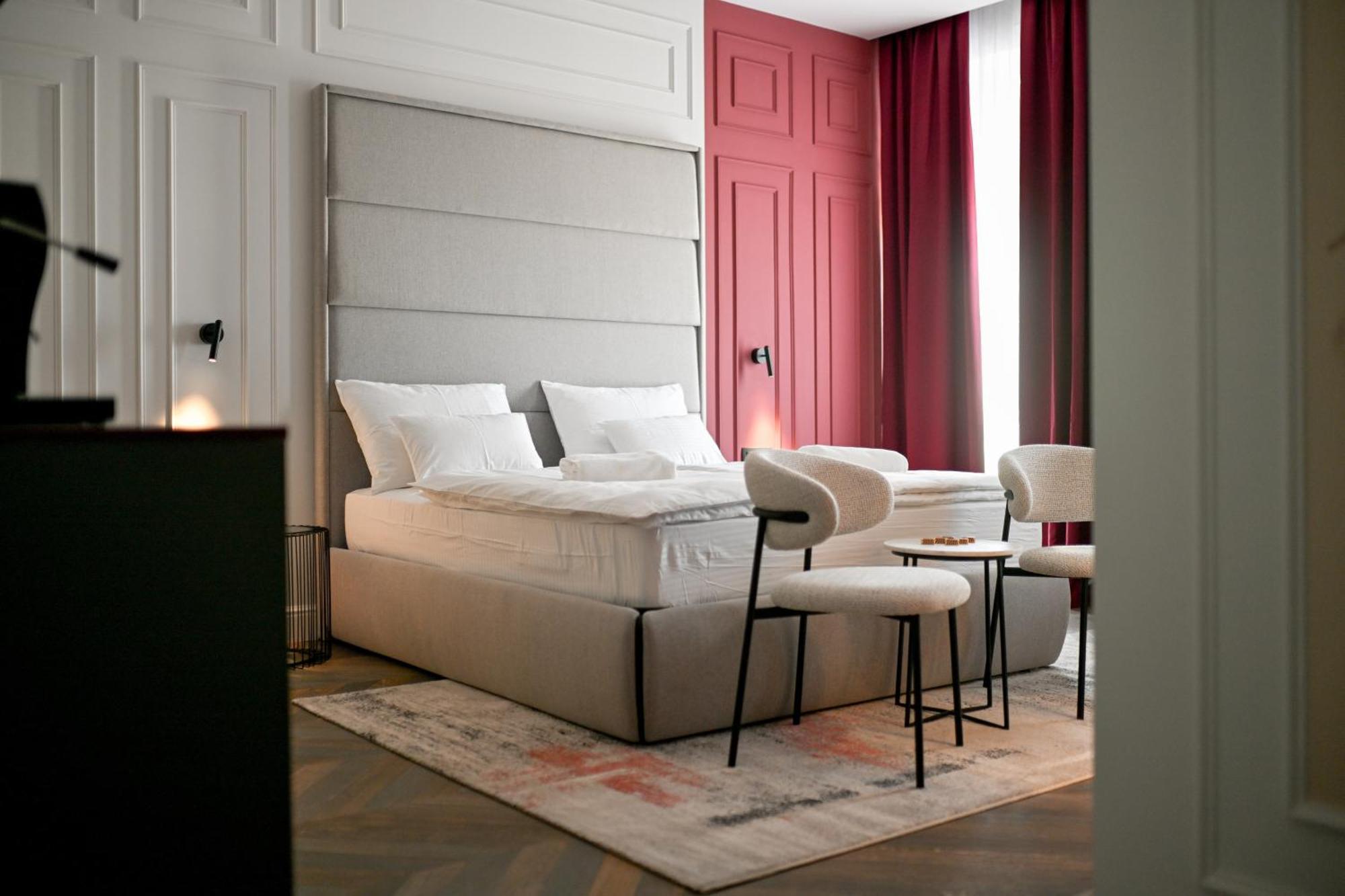 Three Pearls Deluxe & Appartement