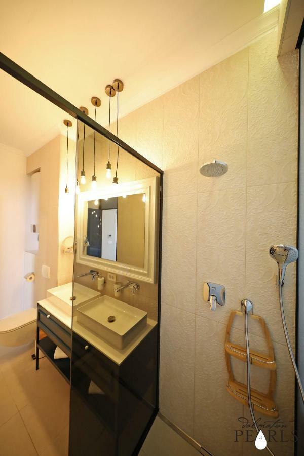 Three Pearls Deluxe & Appartement