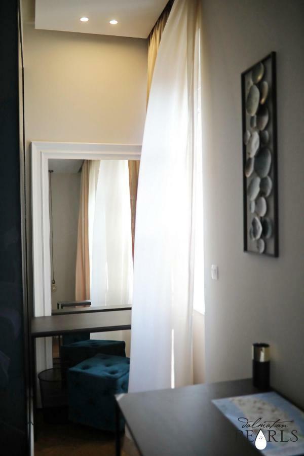 Three Pearls Deluxe & Appartement