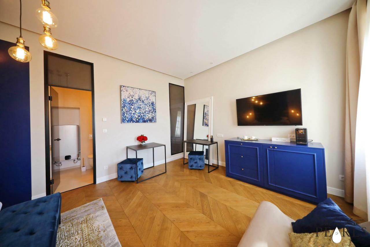Three Pearls Deluxe & Appartement