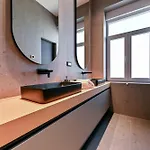 Three Pearls Deluxe Rooms & Studios