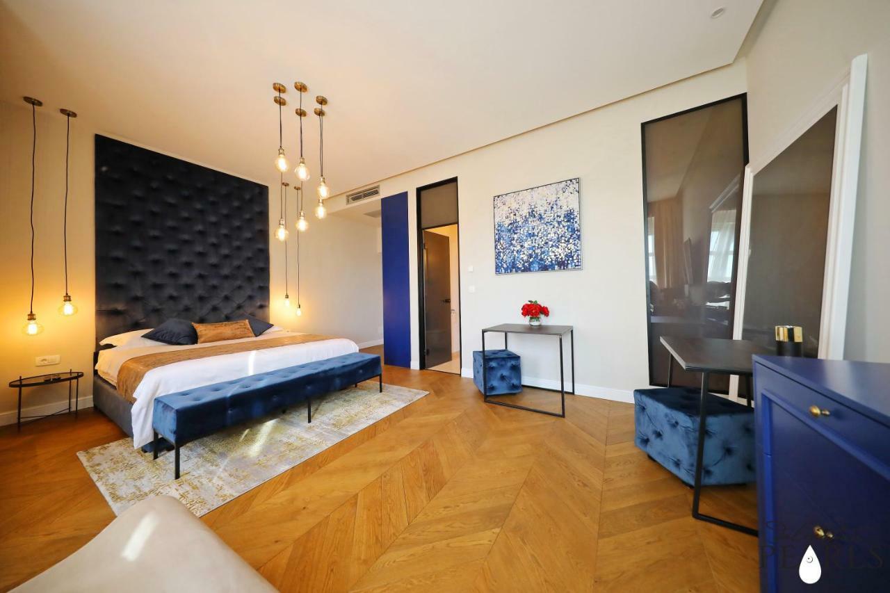 Three Pearls Deluxe & Apartment